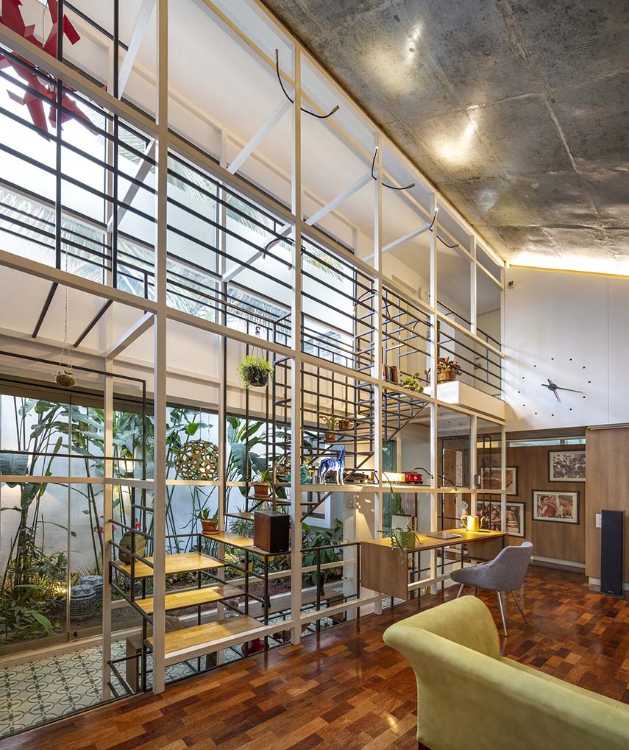 Aadyam. A variegated and generous house that embraces polarity