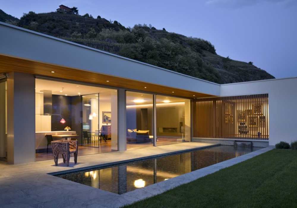 Villa GEEF ad un unico livello per proiettare la vista sui vigneti e il parco