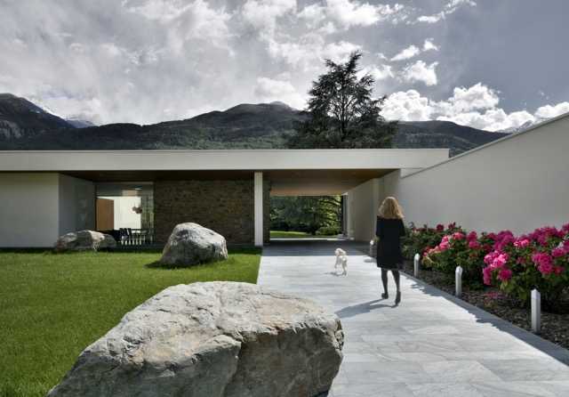 Villa GEEF ad un unico livello per proiettare la vista sui vigneti e il parco