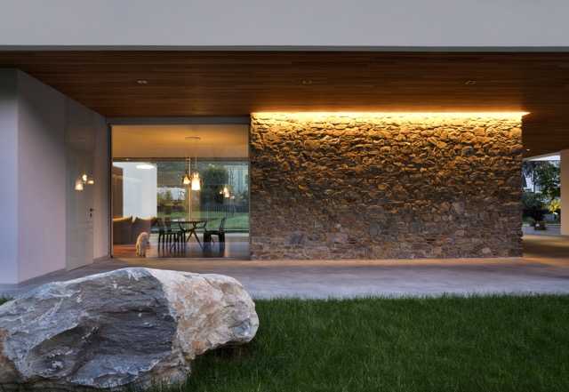 Villa GEEF ad un unico livello per proiettare la vista sui vigneti e il parco