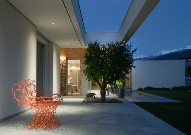 Villa GEEF ad un unico livello per proiettare la vista sui vigneti e il parco