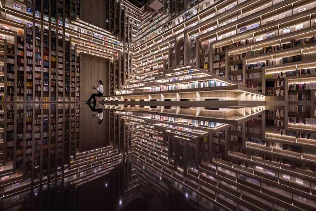 Taiyuan FAB Cinema and Zhongshuge Bookstore. A cross-brand project for the rebirth of film and book culture
