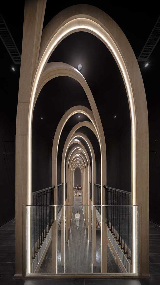 Taiyuan FAB Cinema and Zhongshuge Bookstore. A cross-brand project for the rebirth of film and book culture