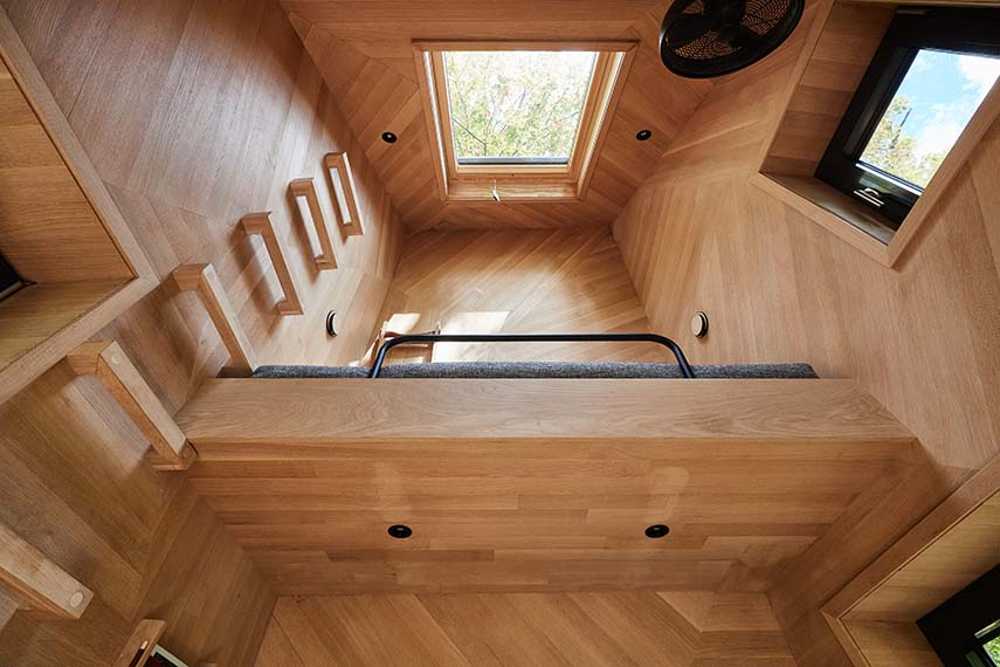Black Crystal: A Wood and Metal Treehouse in the USA
