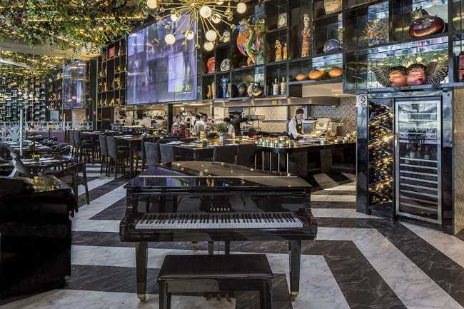 Exhibition of art objects, design, and open spaces for Cantina La No. 20 in Mexico City