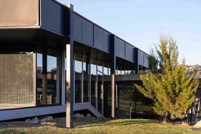 House 388 where the functions of living are free and interconnected: staying and moving, inside and outside