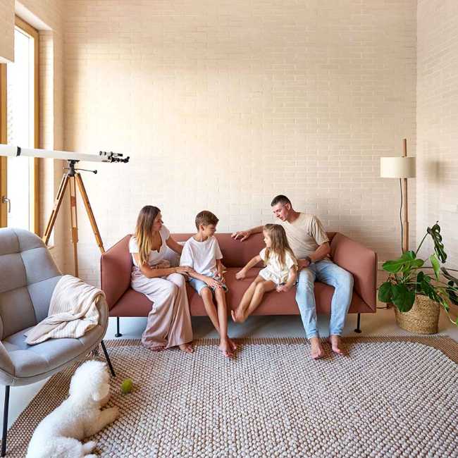 Fluidità spaziale, funzionalità e stile fusi insieme per dar vita a Casa Mariela