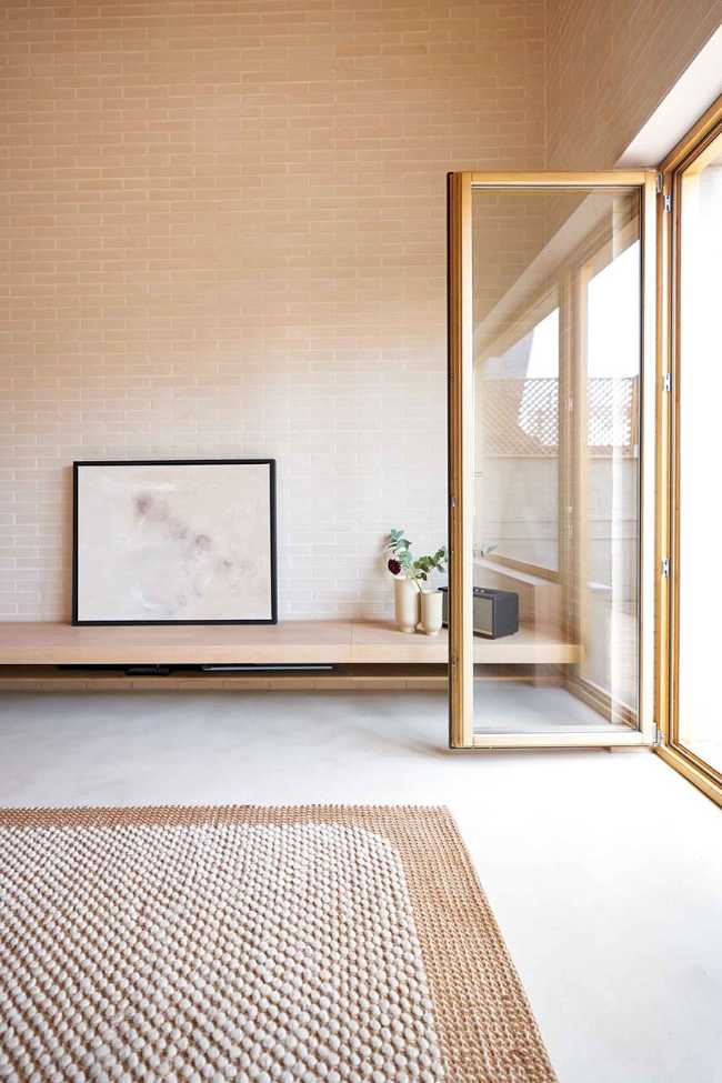 Fluidità spaziale, funzionalità e stile fusi insieme per dar vita a Casa Mariela