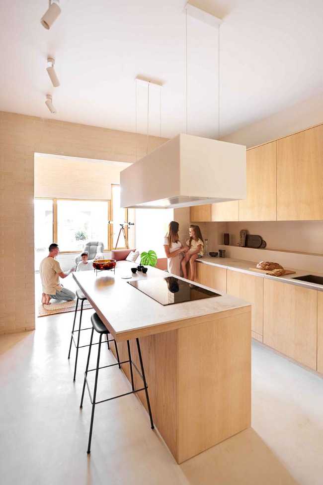 Fluidità spaziale, funzionalità e stile fusi insieme per dar vita a Casa Mariela