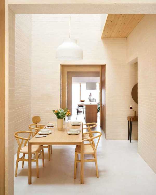 Fluidità spaziale, funzionalità e stile fusi insieme per dar vita a Casa Mariela