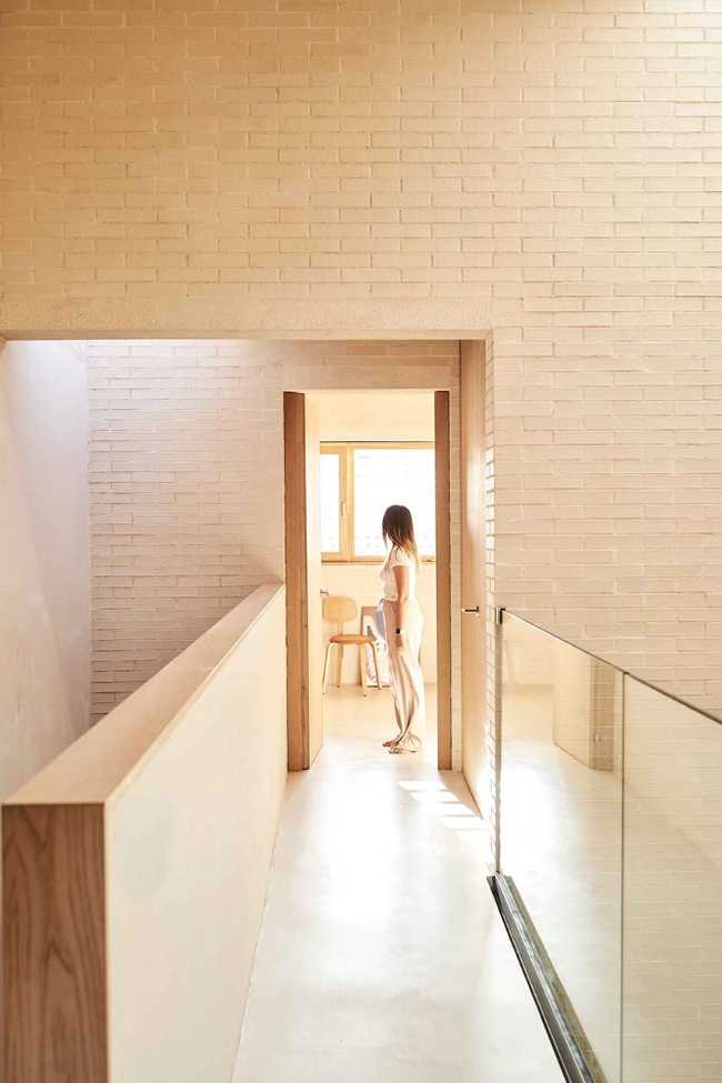 Fluidità spaziale, funzionalità e stile fusi insieme per dar vita a Casa Mariela