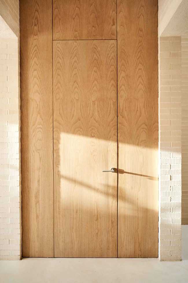 Fluidità spaziale, funzionalità e stile fusi insieme per dar vita a Casa Mariela