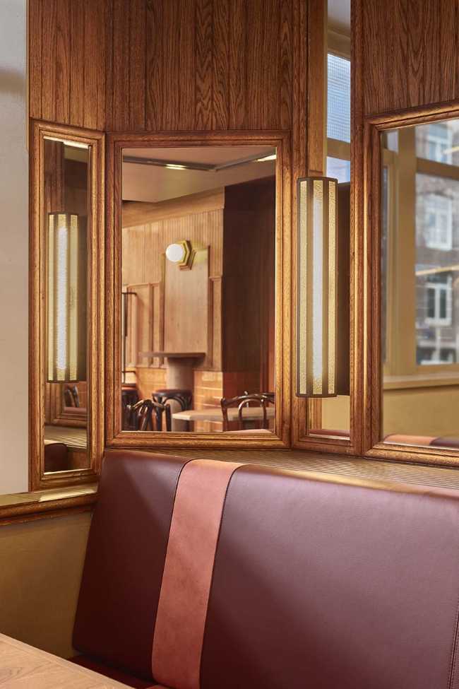 Le design du bar-bistrot Bonnie célèbre l'accueil des vieux cafés d'Amsterdam, entre boissons et récits.