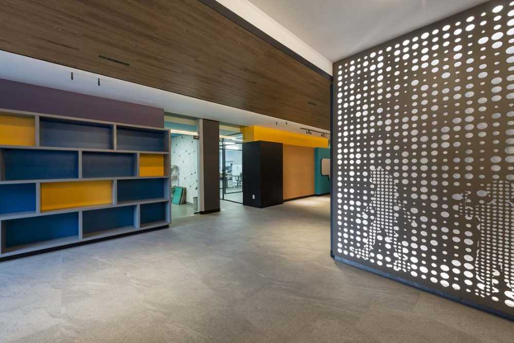 Restyling of a School in Mexico City. CimOrt Laboratories and Corridor