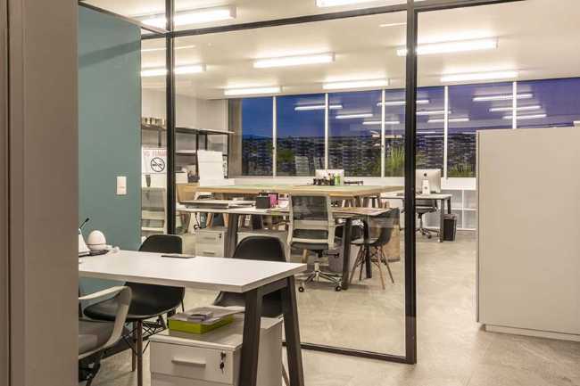 Restyling of a School in Mexico City. CimOrt Laboratories and Corridor