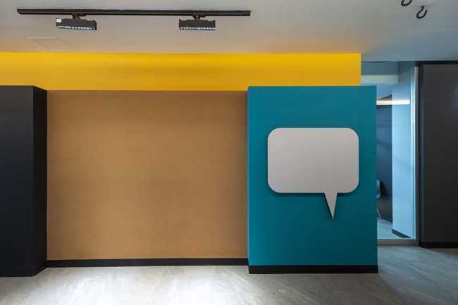 Restyling of a School in Mexico City. CimOrt Laboratories and Corridor