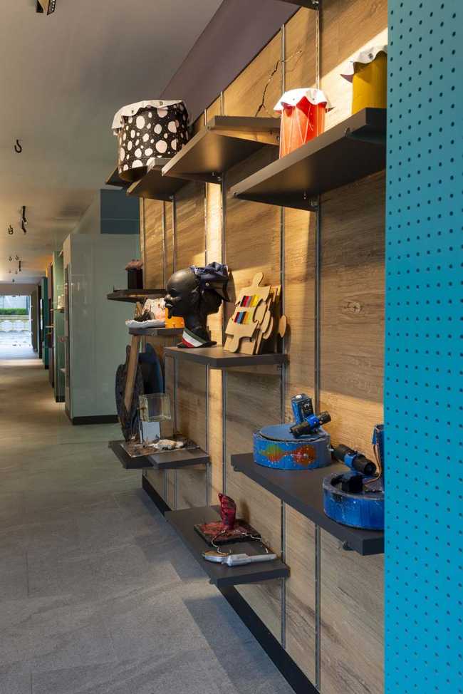 Restyling of a School in Mexico City. CimOrt Laboratories and Corridor