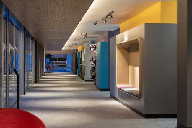 Restyling of a School in Mexico City. CimOrt Laboratories and Corridor