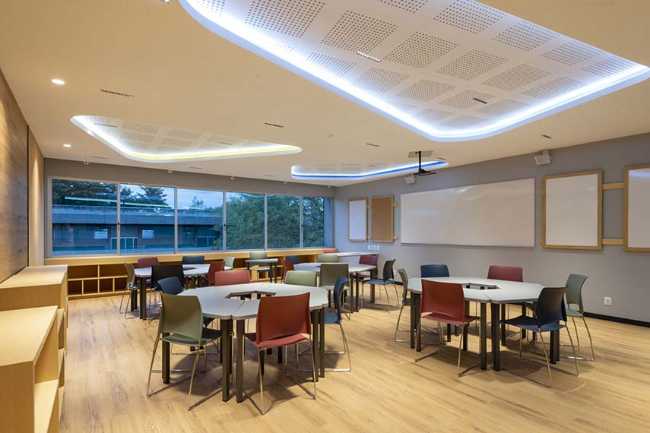 Benessere e flessibilità focus della riqualificazione delle aule di scuola primaria CimOrt a Città del Messico