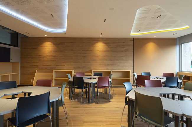 Benessere e flessibilità focus della riqualificazione delle aule di scuola primaria CimOrt a Città del Messico