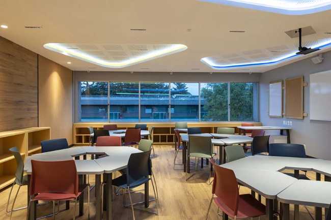 Benessere e flessibilità focus della riqualificazione delle aule di scuola primaria CimOrt a Città del Messico