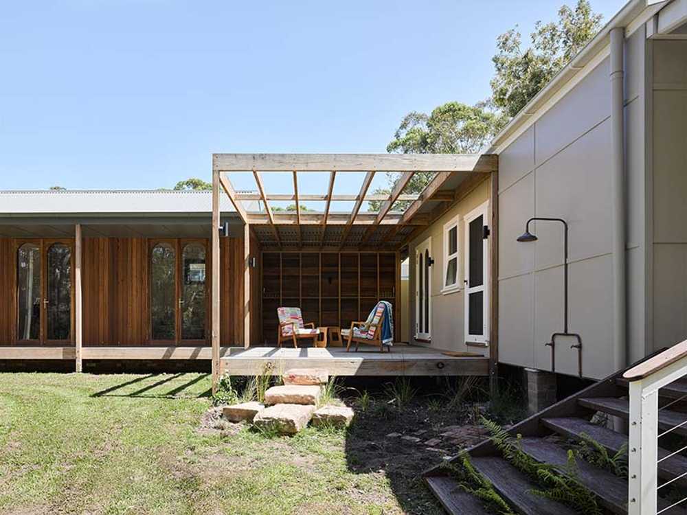 Preserve as much as possible and add as little as possible. The low environmental impact of Re-generation House