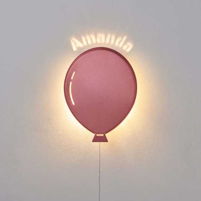 Scrivere con la luce per creare l'esperienza magica di PersonaLight