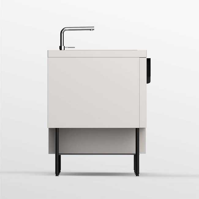 Àtria kitchen that transforms outdoors into domestic spaces