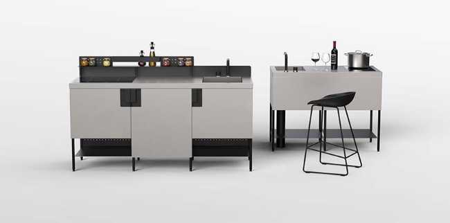 Àtria kitchen that transforms outdoors into domestic spaces