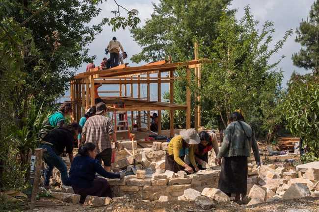 ECLA Wool Dyeing and Spinning Workshop to strengthen community bonds through beauty and work