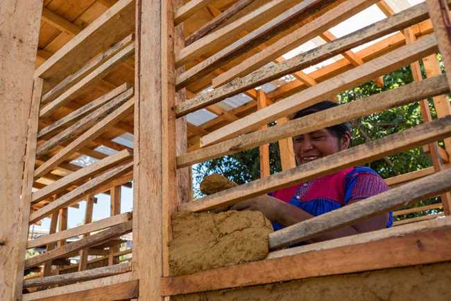 ECLA Wool Dyeing and Spinning Workshop to strengthen community bonds through beauty and work