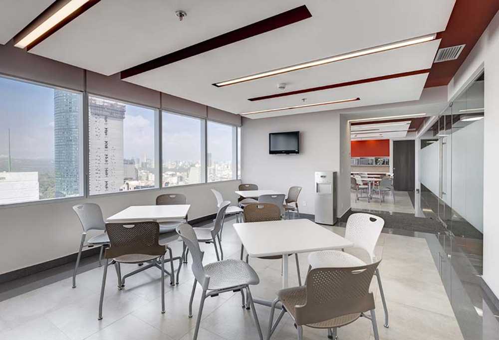 Nuevos interiores para el edificio corporativo Diana. Diseño para promover la sinergia y el trabajo en equipo