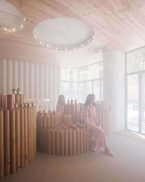 El espejo que completa. Círculos e ilusión óptica para el interior de la tienda de pimentón ahumado Humo