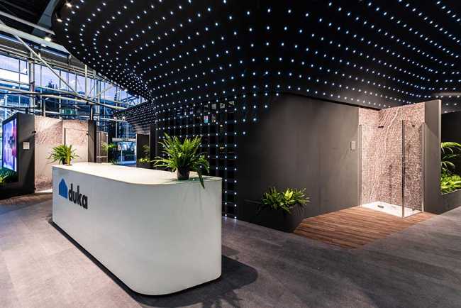 Stand de Duka en Cersaie de Bolonia. Concept sobre el arte del agua para un recorrido sensorial