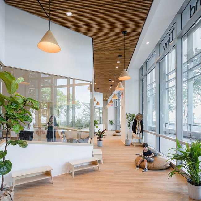 Guardería Big and Tiny NYC. Volúmenes heterogéneos evocan el hogar, el principal entorno educativo