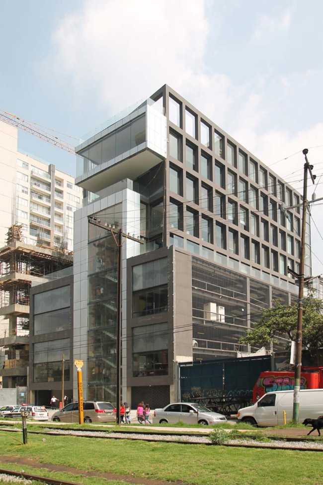 Collegio dell'Immagine Pubblica di Città del Messico. Un edificio di alto livello per una scuola unica al mondo