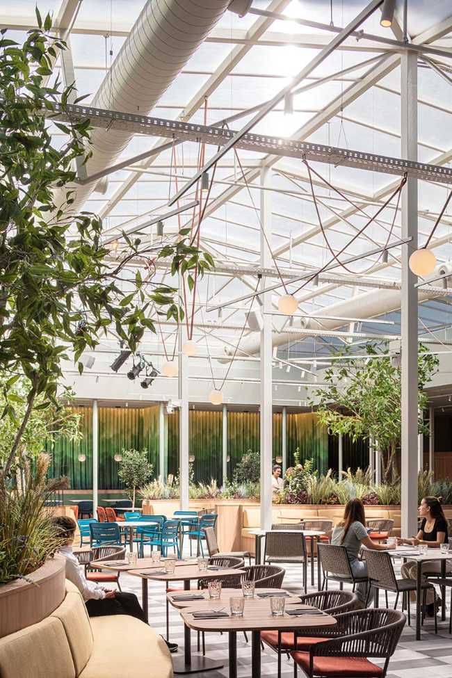 Hotel Plaza in Barcelona unveils a new bar and the Simultaneo Restaurant open to the entire city