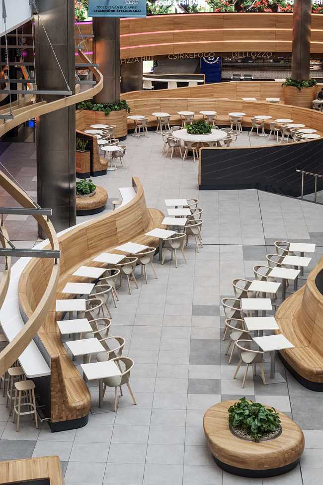 Food&Friends par Westend, le Food Court écologique à l'intérieur du centre commercial