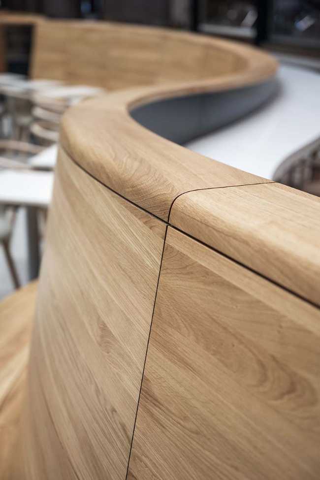 Food&Friends by Westend, la Cour de nourriture écologique à l'intérieur du centre commercial