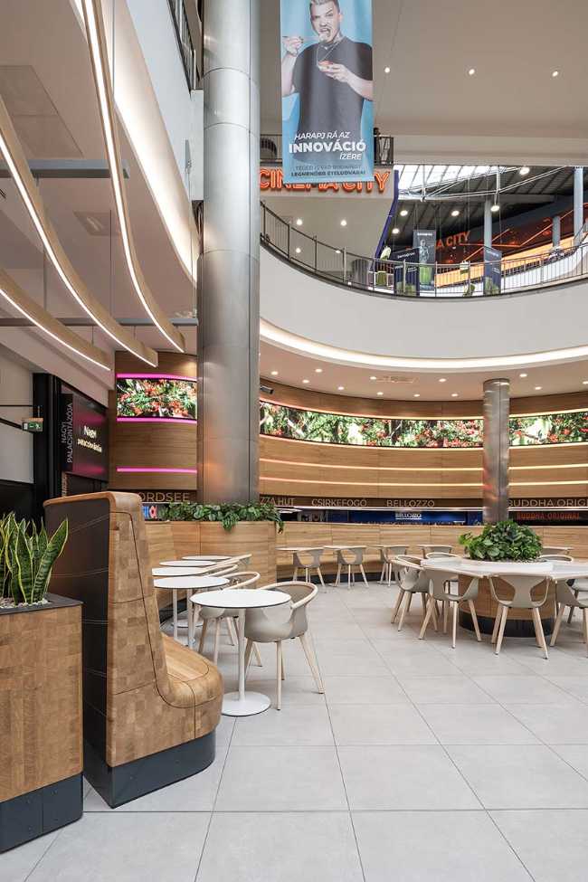 Food&Friends par Westend, le Food Court écologique à l'intérieur du centre commercial