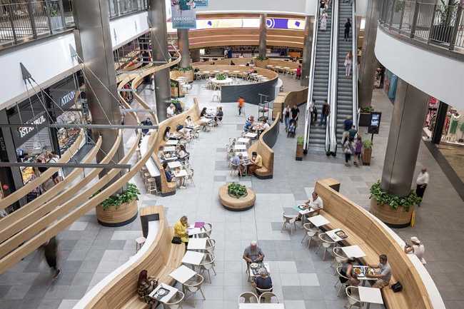 Food&Friends par Westend, le Food Court écologique à l'intérieur du centre commercial