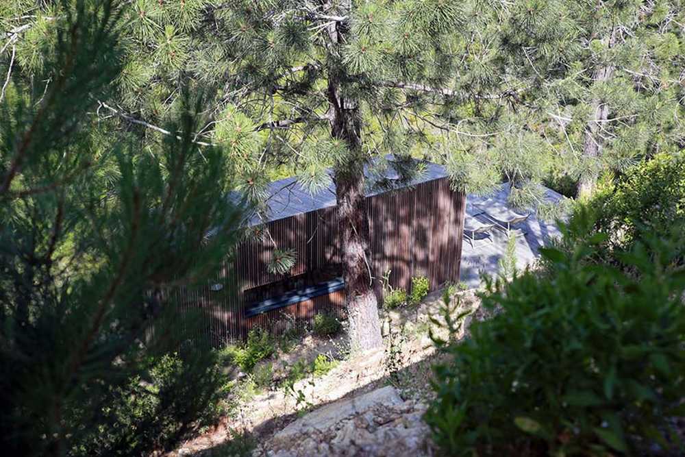 O'Casella prefabricated wooden cabin. Fully immersing in nature while maintaining comfort and protection