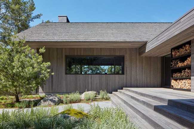 Muskoka Cottage. Abitazione familiare multi-generazionale dalla natura organica interconnessa al paesaggio