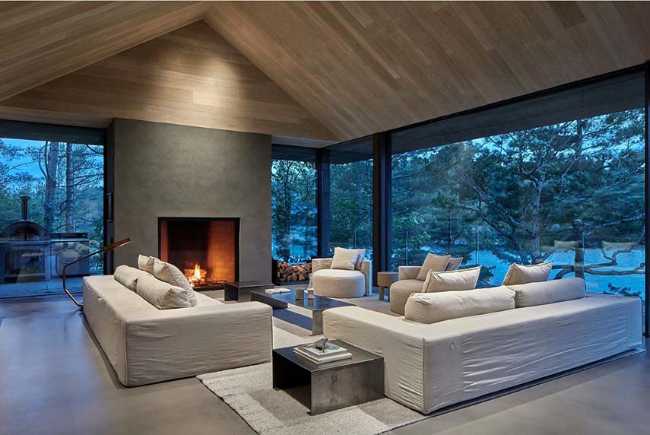 Muskoka Cottage. Abitazione familiare multi-generazionale dalla natura organica interconnessa al paesaggio