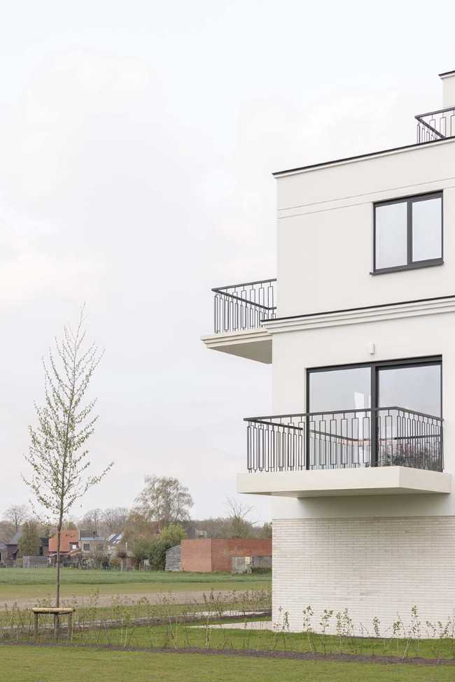 Heerweg Residential Buildings. Twenty-eight housing units in two dynamic volumes