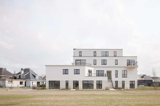 Heerweg Residential Buildings. Twenty-eight housing units in two dynamic volumes