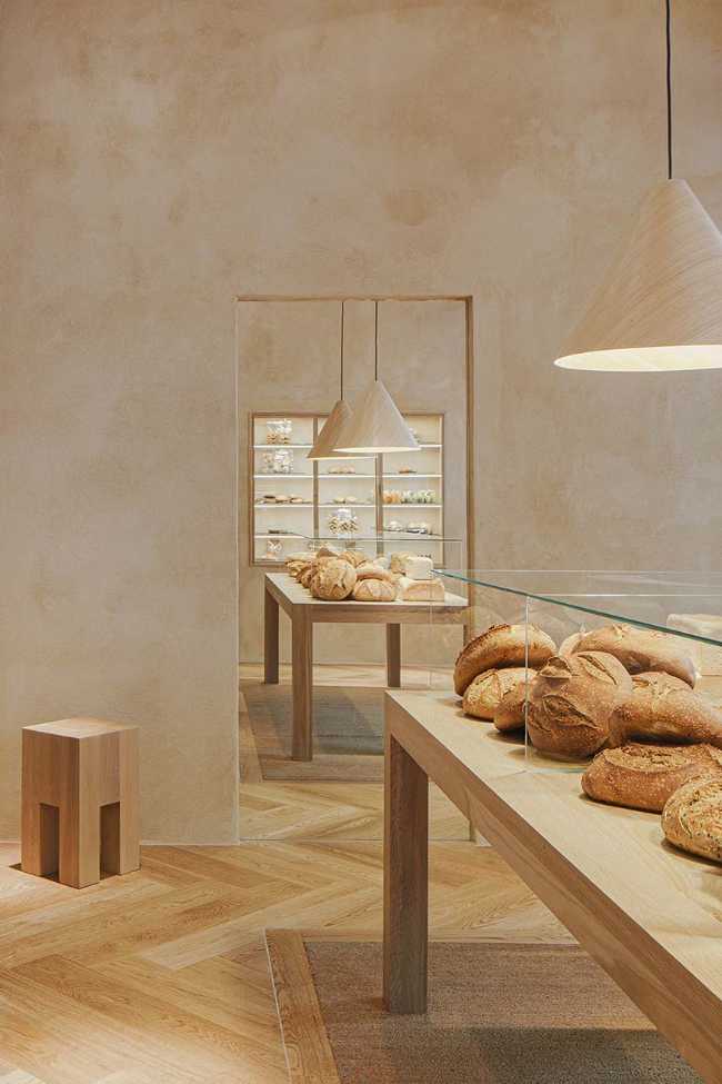 Redefining bakery layout with dining room inspiration. El horno de Babette- a new 