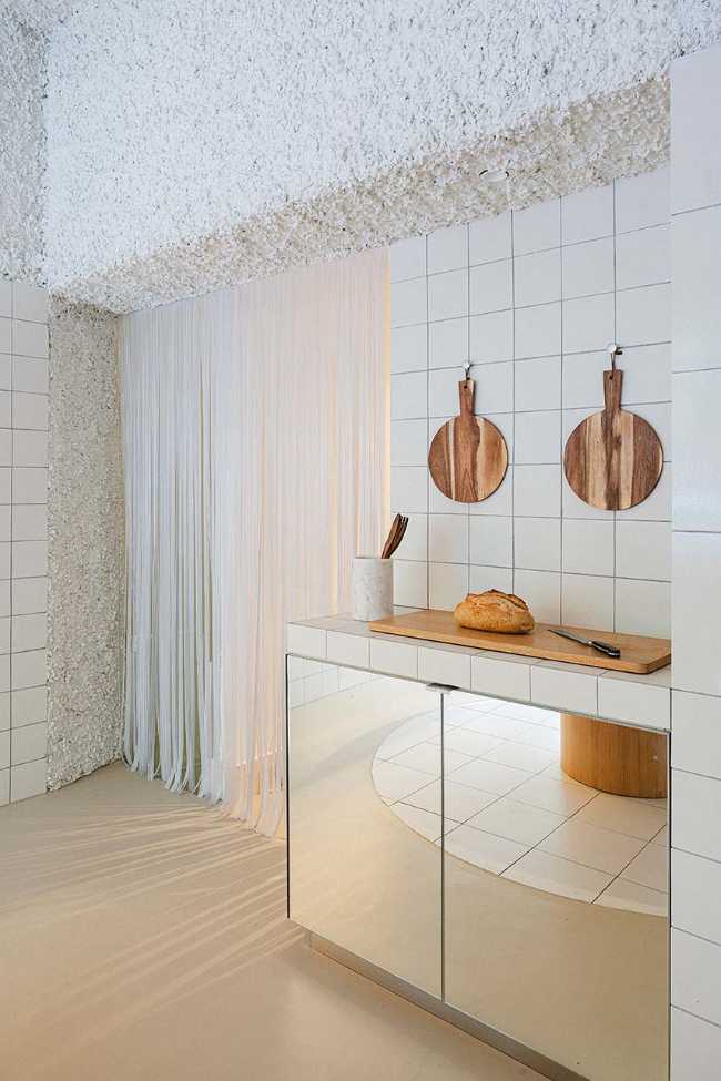 Redefining bakery layout with dining room inspiration. El horno de Babette- a new 