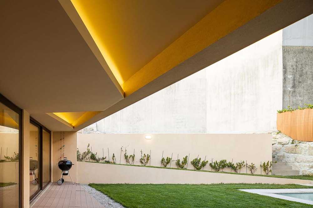 Casa Campo Lindo. Confort y lujo a partir de la recuperación de dos edificios en ruinas