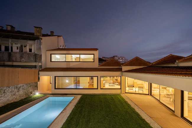 Casa Campo Lindo. Confort y lujo a partir de la recuperación de dos edificios en ruinas